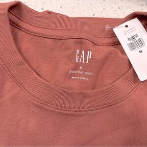 GAP Everyday Soft Tee in salmon color